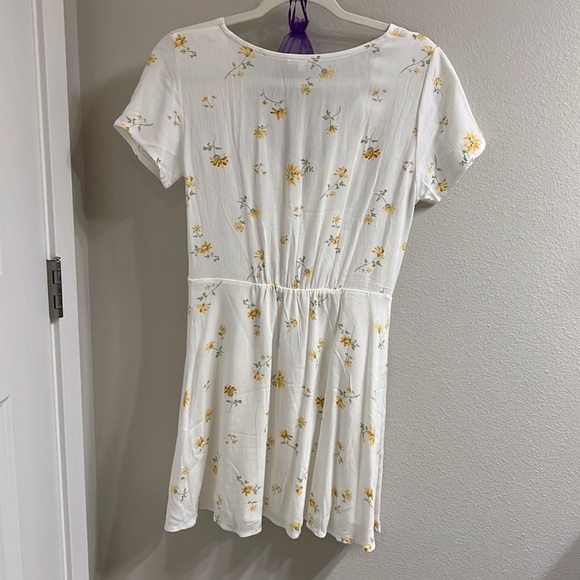 Floral print v neck dress - Picture 2 of 3